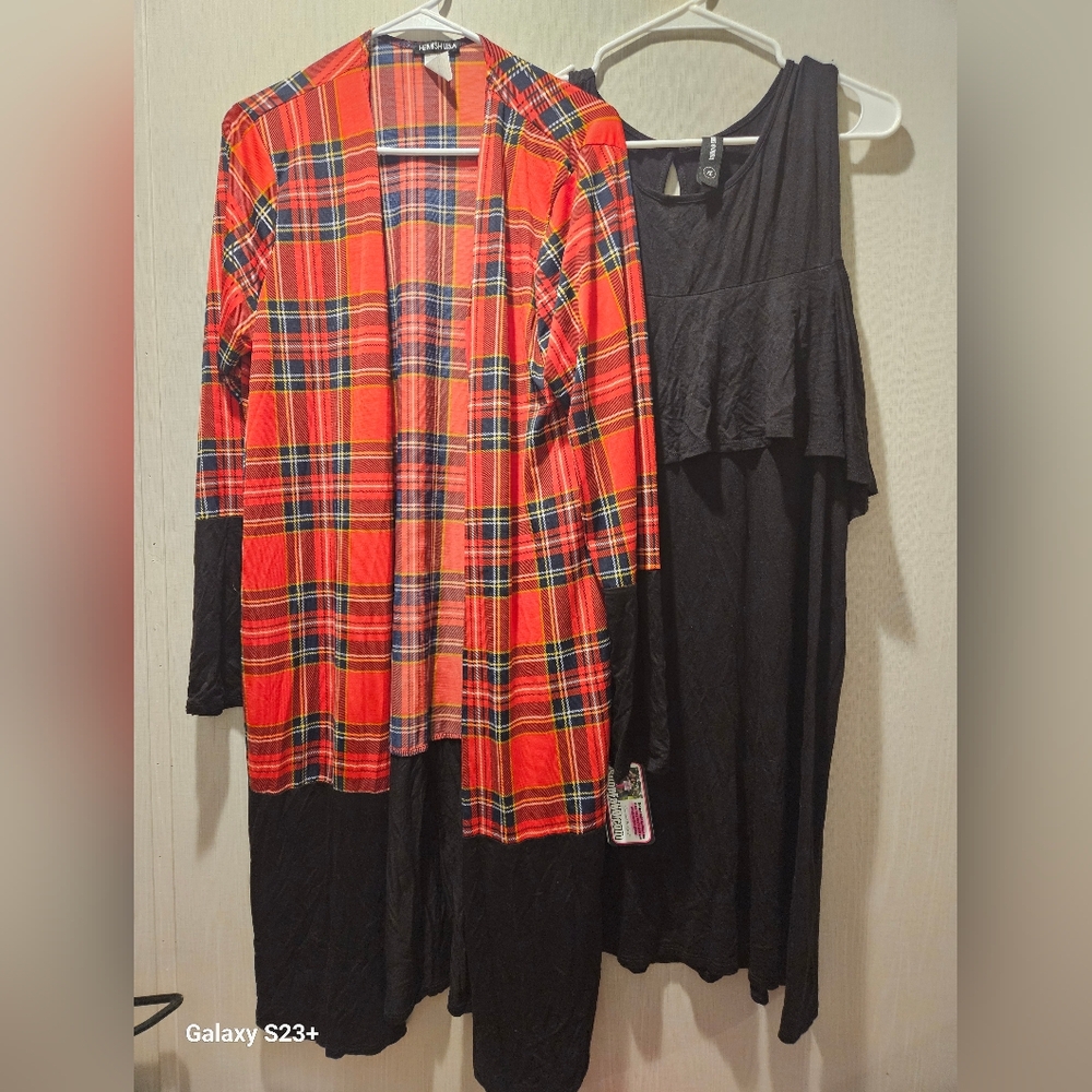 NWT 2pc Womens Red & Black Plaid Long Cardigan/sweater & Black Dress. Size 2XL